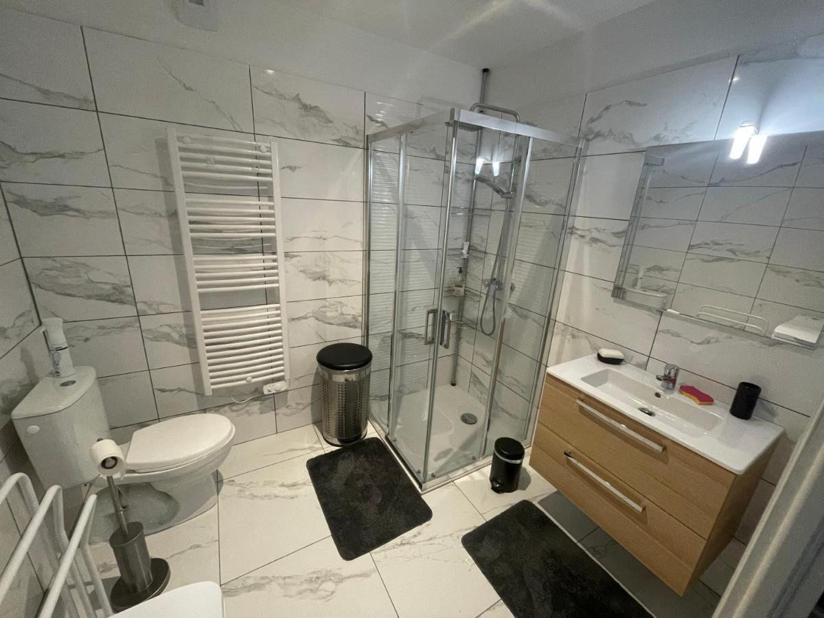 Le Clos Du Jardin Beynost Bagian luar foto