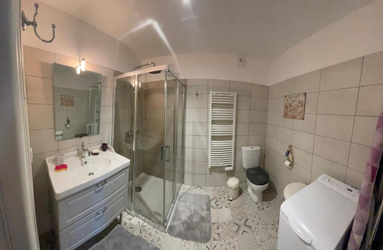 Le Clos Du Jardin Beynost Bagian luar foto