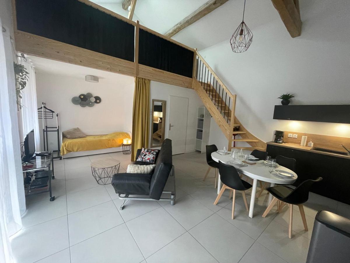 Le Clos Du Jardin Beynost Bagian luar foto