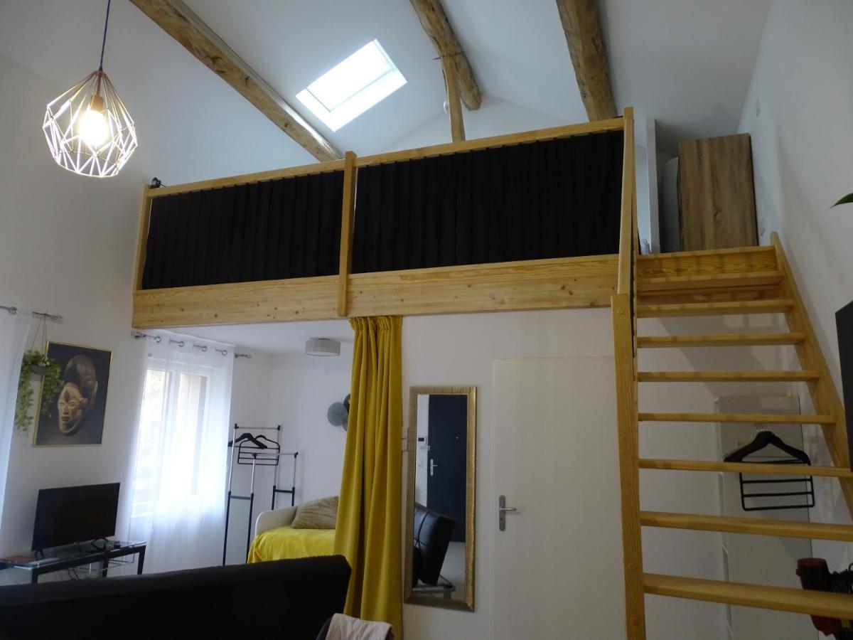 Le Clos Du Jardin Beynost Bagian luar foto